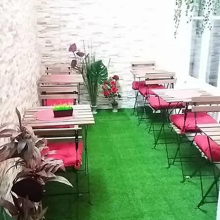Хостел At Ease